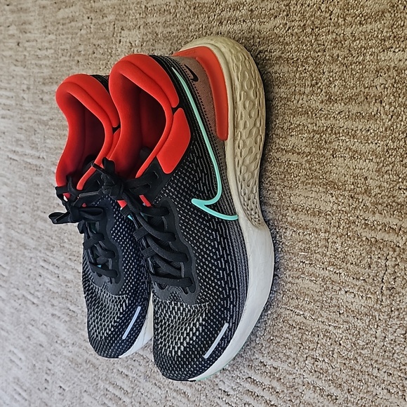 Nike ZoomX Invincible flyknit - Picture 3 of 5